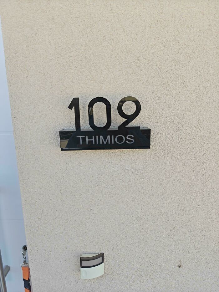 101 Hilariously Awful Design Fails That Someone Should Be Held Responsible For