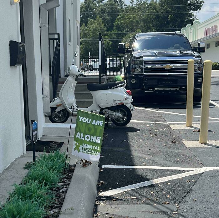 101 Hilariously Awful Design Fails That Someone Should Be Held Responsible For