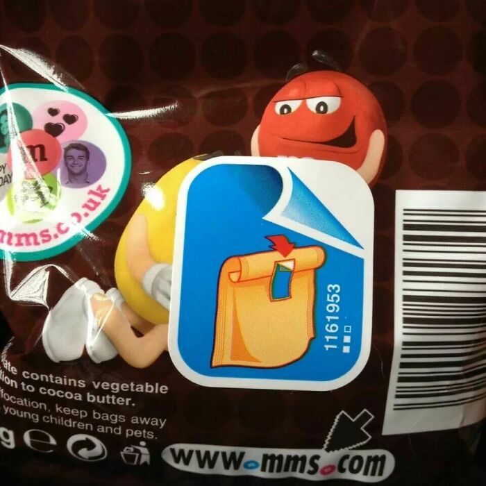 101 Hilariously Awful Design Fails That Someone Should Be Held Responsible For