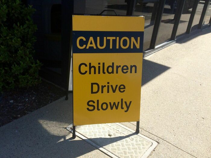 101 Hilariously Awful Design Fails That Someone Should Be Held Responsible For