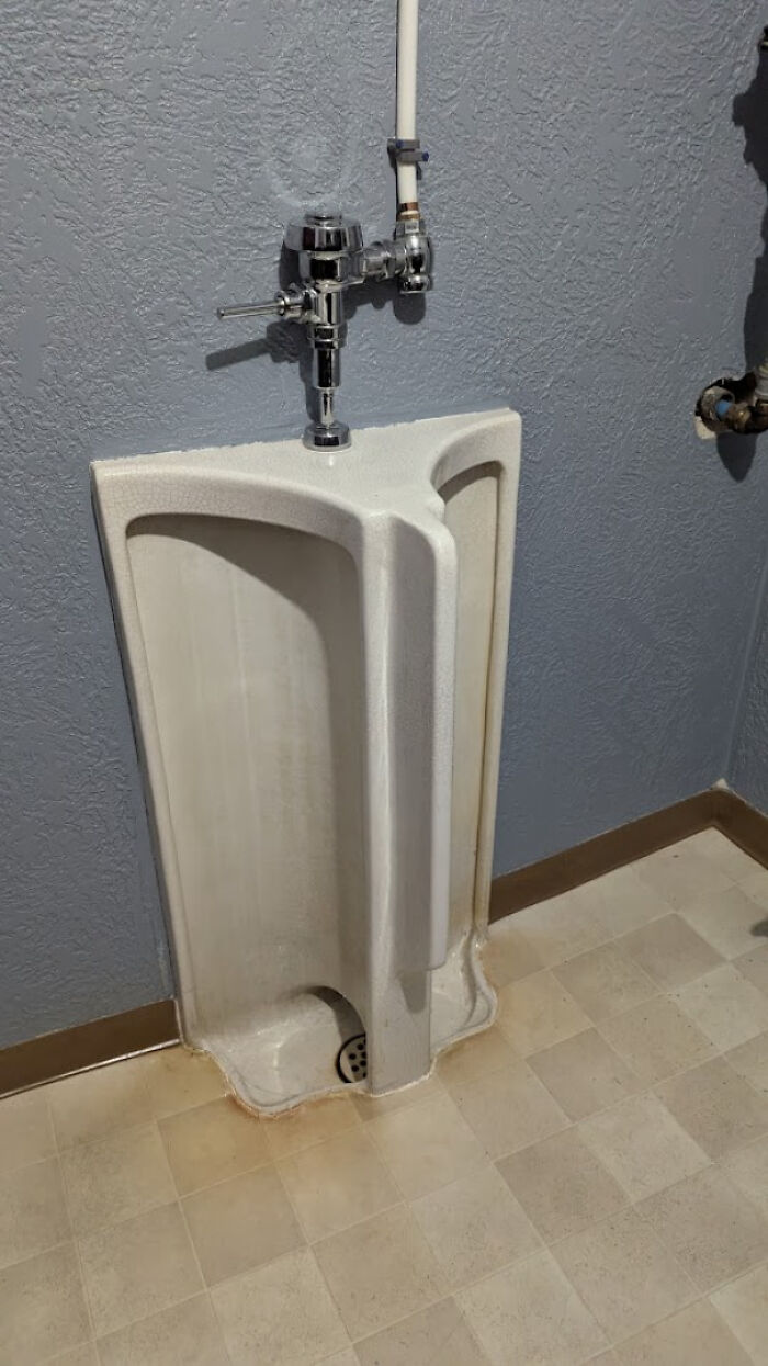 101 Hilariously Awful Design Fails That Someone Should Be Held Responsible For
