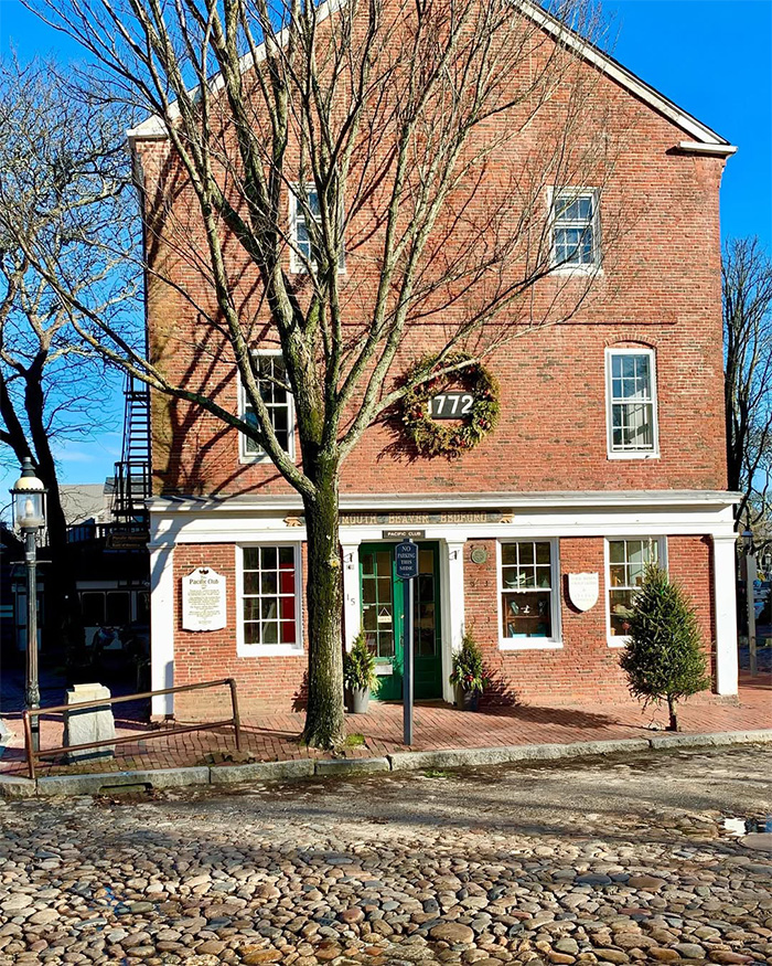 Tennis Star’s Wife Exposes Nantucket Store With ‘No Influencers’ Sign In Lengthy Rant, But They Hit Back