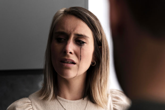 Guy Horrified As His Cancer Has No Effect On Postpartum Wife Who Still Expects Him To Slog At Home