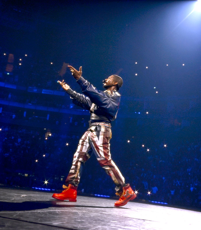 Woman Booted Off Stage By Usher After Awkward Reaction To His Seductive Moves Breaks Silence With Savage Post