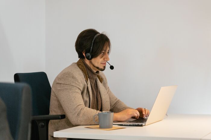 70 Industry Secrets That Completely Changed How People See Their Jobs