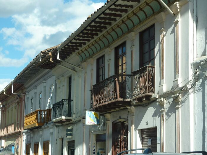 65 Travelers Thought They Knew What To Expect, Then Culture Shock Hit Them Like A Truck