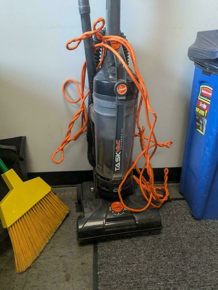 If You Think Your Day At Work Was Terrible, These 66 Photos Will Probably Change Your Mind