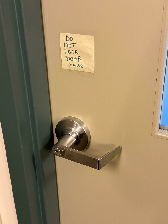 If You Think Your Day At Work Was Terrible, These 66 Photos Will Probably Change Your Mind