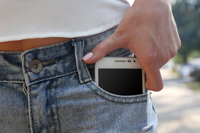 36 Pocket Dial Stories So Catastrophically Bad You Will Be Double-Checking Your Lock Screen Now
