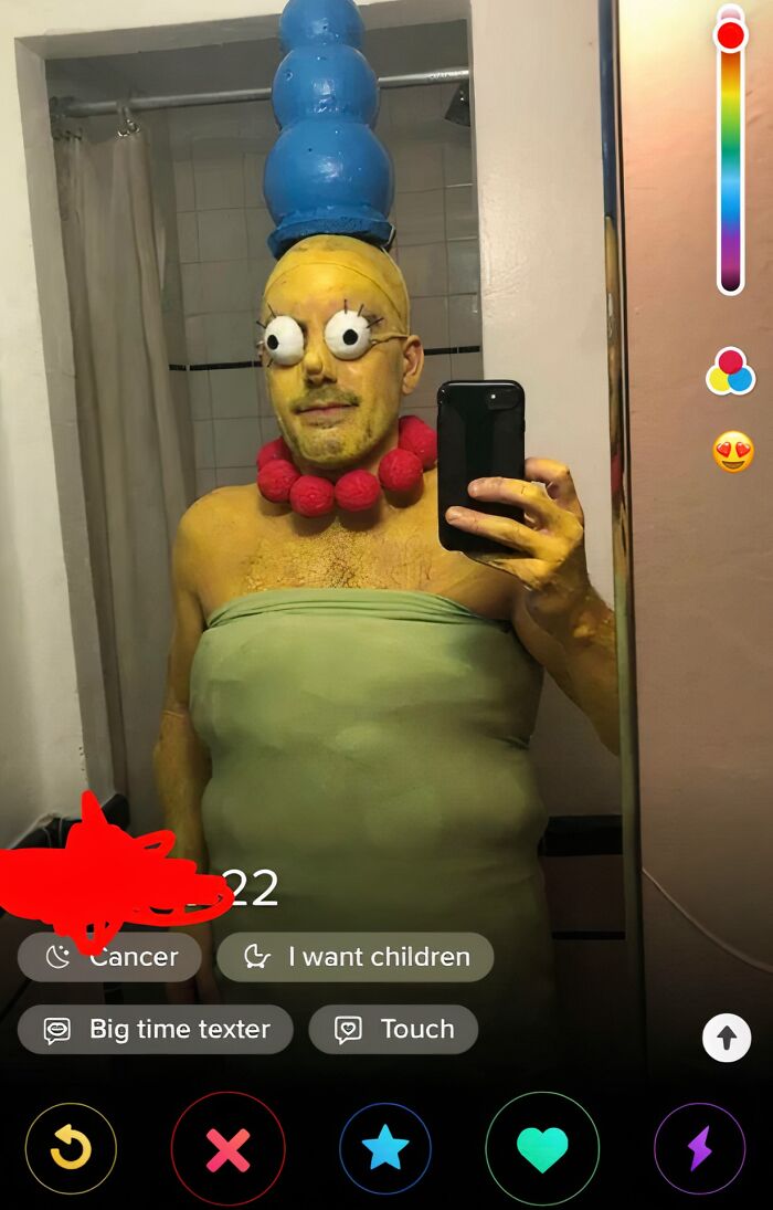 42 Cringe Tinder Profiles That Prove Writing About Yourself Is Genuinely The Hardest Thing To Do