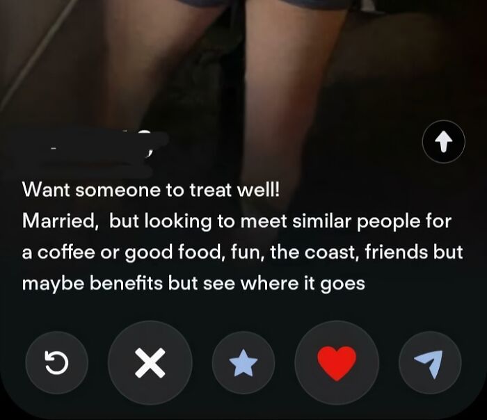 42 Cringe Tinder Profiles That Prove Writing About Yourself Is Genuinely The Hardest Thing To Do