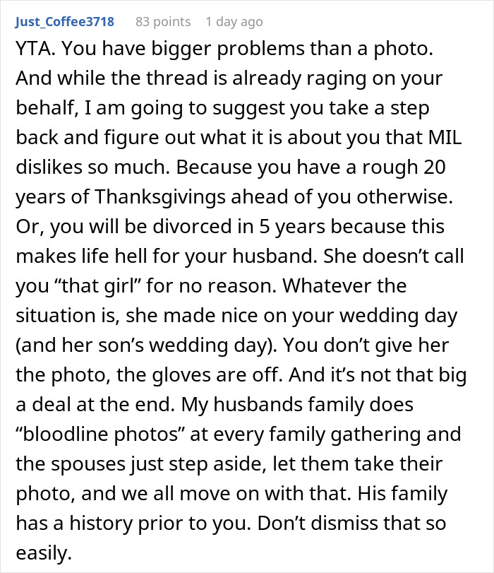 Toxic MIL Excludes Bride From Wedding Portrait, Petty Bride Erases It From The Gallery