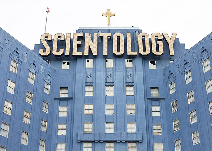 12 Celebrities Who Exposed Scientology With Candid Confessions, Including Description Of “Purification” Ritual