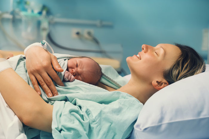 Mom Turns On Her Nurse Mode During DIL’s Delivery, Throws A Hissy Fit As Angry Son Tells Her To Stop