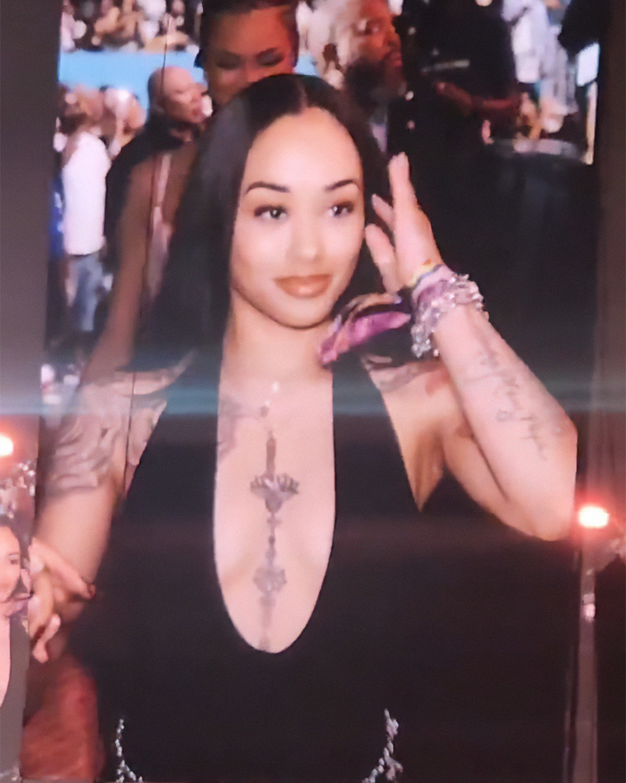 People Turn On Woman Booted Off Stage By Usher As She Keeps Stirring The Pot With Savage Comments