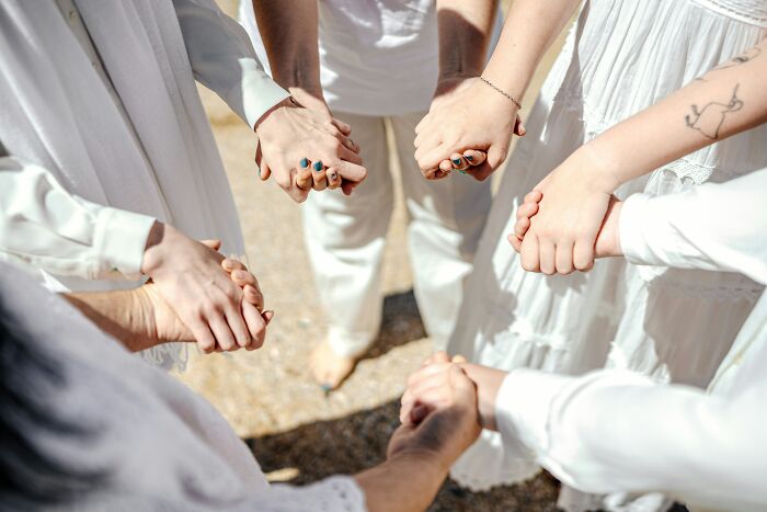 “Cults”: 57 Internet Rabbit Holes That Left People Deeply Disturbed