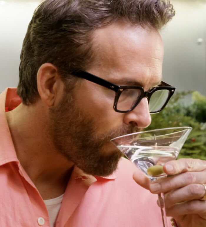 Ryan Reynolds Faces Hollywood Backlash As Projects Fall Apart, But Insiders Reveal Why He Still Isn&rsquo;t Blacklisted