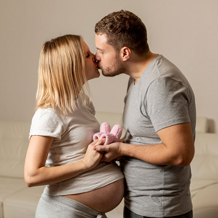 25YO Woman Realizes 39YO BF Is A Cheater, Worries About Telling His Pregnant Wife The Truth