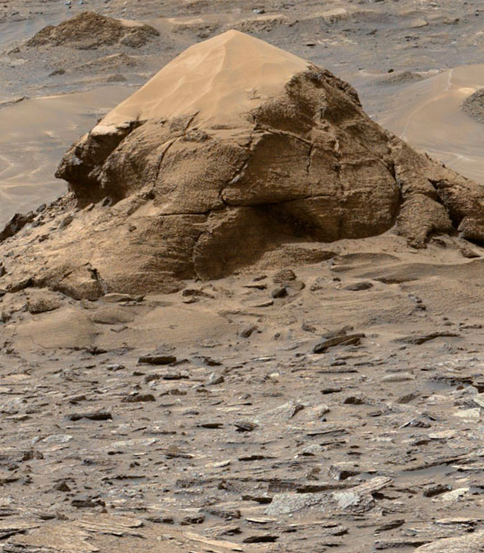 Mystery Object In NASA’s Mars Photo Sparks Dramatic War Theory About Life On The Red Planet Mystery Object In NASA’s Mars Photo Sparks Dramatic War Theory About Life On The Red Planet