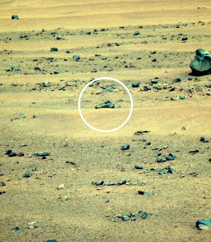 Mystery Object In NASA’s Mars Photo Sparks Dramatic War Theory About Life On The Red Planet Mystery Object In NASA’s Mars Photo Sparks Dramatic War Theory About Life On The Red Planet