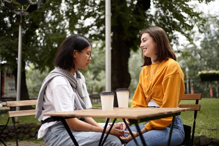 Guy Tells Fiancée To Choose House Far From Her Job Or Leave, Acts Surprised She Chooses The Latter Guy Tells Fiancée To Choose House Far From Her Job Or Leave, Acts Surprised She Chooses The Latter