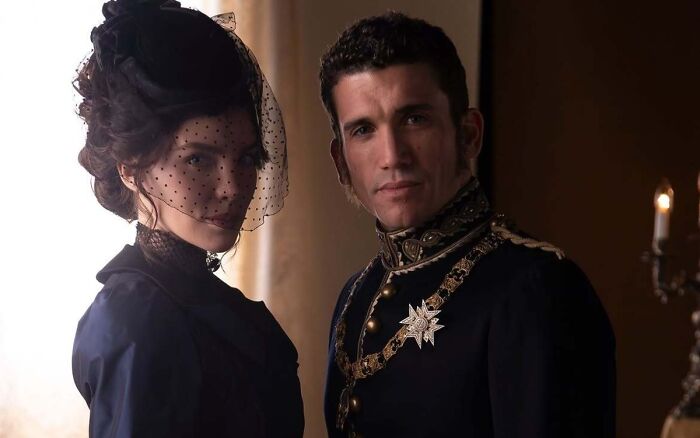Pop Star’s Victorian Makeover On HBO Show Has Sparked Massive Outrage Over This Unsettling Detail Pop Star’s Victorian Makeover On HBO Show Has Sparked Massive Outrage Over This Unsettling Detail