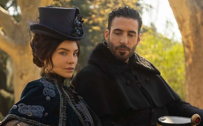 Pop Star’s Victorian Makeover On HBO Show Has Sparked Massive Outrage Over This Unsettling Detail Pop Star’s Victorian Makeover On HBO Show Has Sparked Massive Outrage Over This Unsettling Detail