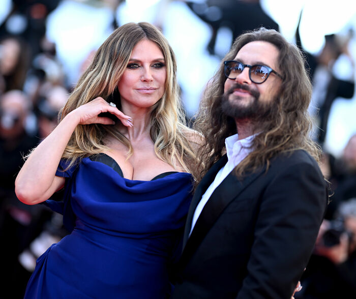 Heidi Klum Sparks Fresh Backlash After Promoting Potato Chips In A Thong Bikini: “Put Some Clothes On” Heidi Klum Sparks Fresh Backlash After Promoting Potato Chips In A Thong Bikini: “Put Some Clothes On”