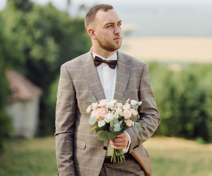 Wedding Planner Watches Groom Vanish Before Big Day, Then He Arrives Drunk And Gets Married Anyway