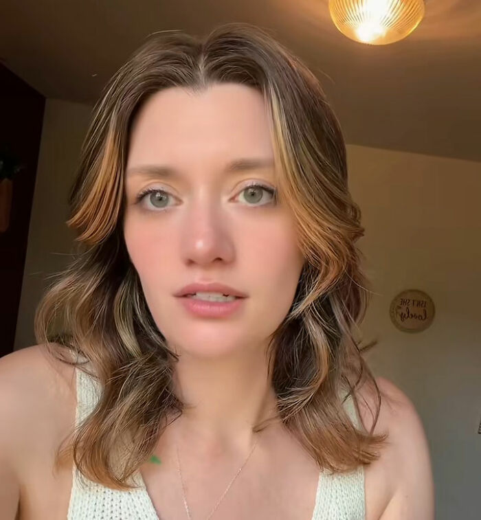 Woman Asks For Help After Noticing Bizarre Issue When Bending Over, Many Desperately Respond Woman Asks For Help After Noticing Bizarre Issue When Bending Over, Many Desperately Respond