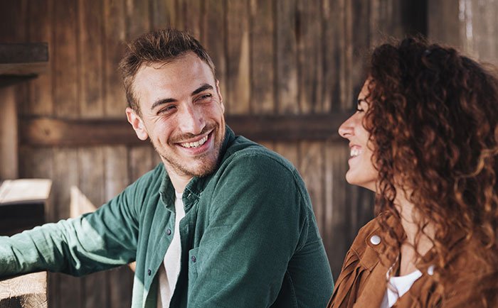 Woman Forgets She Has An Identical Twin, Nearly Pepper-Sprays The Guy Who Mistakes Her For Her Sis Woman Forgets She Has An Identical Twin, Nearly Pepper-Sprays The Guy Who Mistakes Her For Her Sis