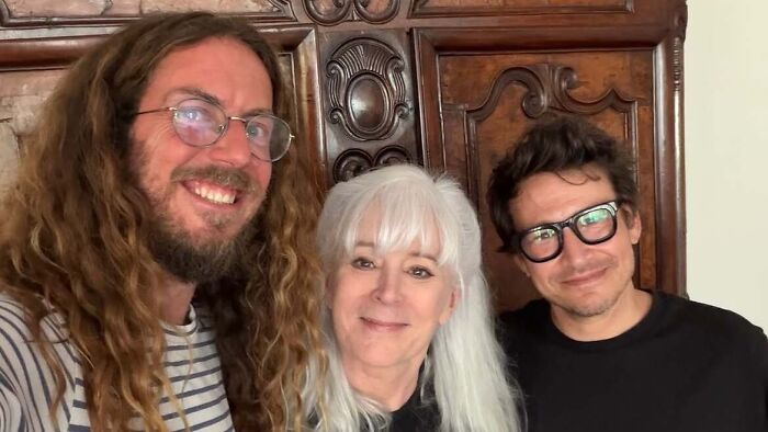 90s Child Stars Reunite With TV Mom In Rare New Photo After Lead Actor’s Disappointing Reboot Update 90s Child Stars Reunite With TV Mom In Rare New Photo After Lead Actor’s Disappointing Reboot Update