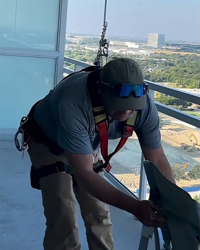 White Karen Becomes Internet’s Latest Villain After Going Ballistic On Hispanic Window Washer Just For Doing His Job