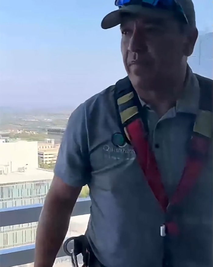 White Karen Becomes Internet’s Latest Villain After Going Ballistic On Hispanic Window Washer Just For Doing His Job