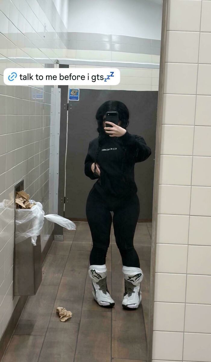 “Can’t Tell If This Is A Joke Or Not”: 80 People Who Didn’t Even Try To Look Natural On Social Media (New Pics) “Can’t Tell If This Is A Joke Or Not”: 80 People Who Didn’t Even Try To Look Natural On Social Media (New Pics)