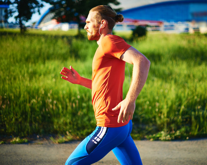 Fam Turn Jogger Into Their Own Celeb, Freak Him Out By Saying They’ve Been Watching Him For Years