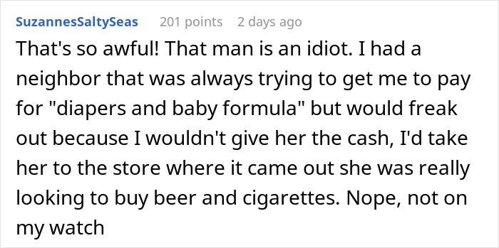 Man Yells At Pregnant Cashier Over A Kind Gesture To A Kid, Customers Respond With A Wholesome “Snack Fund” Man Yells At Pregnant Cashier Over A Kind Gesture To A Kid, Customers Respond With A Wholesome “Snack Fund”