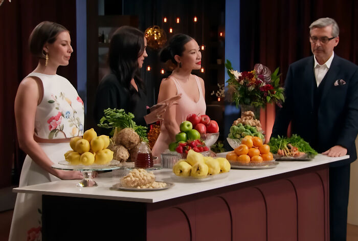 Meghan Markle Lands In Hot Waters After Netizens Catch Alleged Lies About Her Upbringing Meghan Markle Lands In Hot Waters After Netizens Catch Alleged Lies About Her Upbringing
