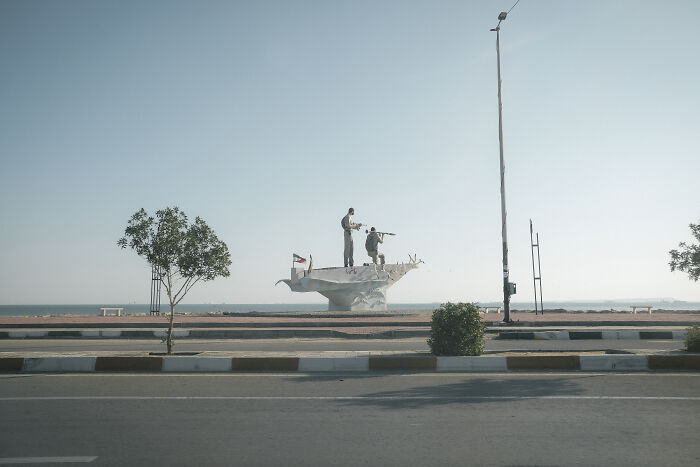 I Photographed The Strait Of Hormuz To Show The Human Side Of A Geopolitical Hotspot (25 Pics) I Photographed The Strait Of Hormuz To Show The Human Side Of A Geopolitical Hotspot (25 Pics)