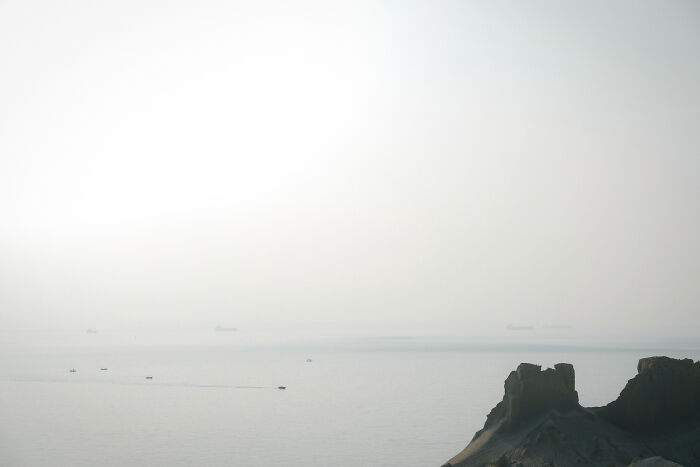 I Photographed The Strait Of Hormuz To Show The Human Side Of A Geopolitical Hotspot (25 Pics) I Photographed The Strait Of Hormuz To Show The Human Side Of A Geopolitical Hotspot (25 Pics)