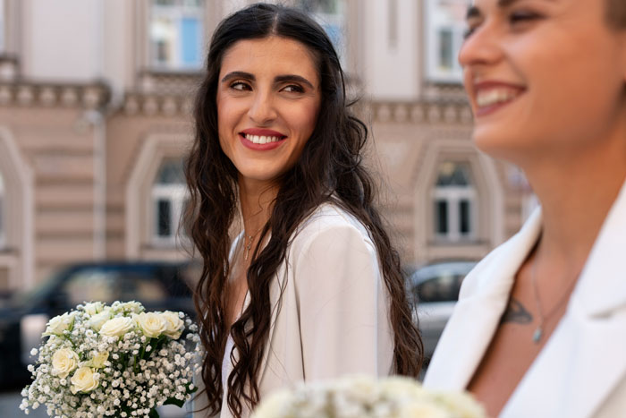 Woman Is So Desperate For A Husband That She Does Everything To “Win” The Wedding Bouquet Toss
