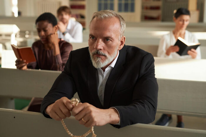 &ldquo;For Playing Stairway To Heaven During Communion&rdquo;: 28 Of The Dumbest Reasons People Got Fired
