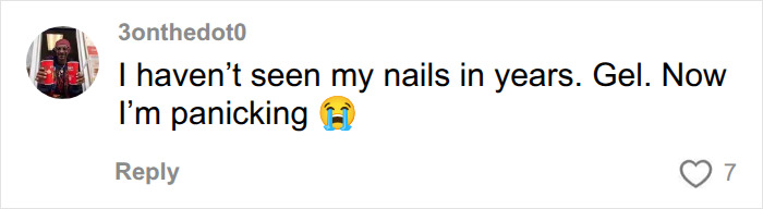 Man’s Viral Costco Chicken Clip Sparks Concern As Viewers Notice Dark Nail Stripe, Expert Explains What It Means Man’s Viral Costco Chicken Clip Sparks Concern As Viewers Notice Dark Nail Stripe, Expert Explains What It Means