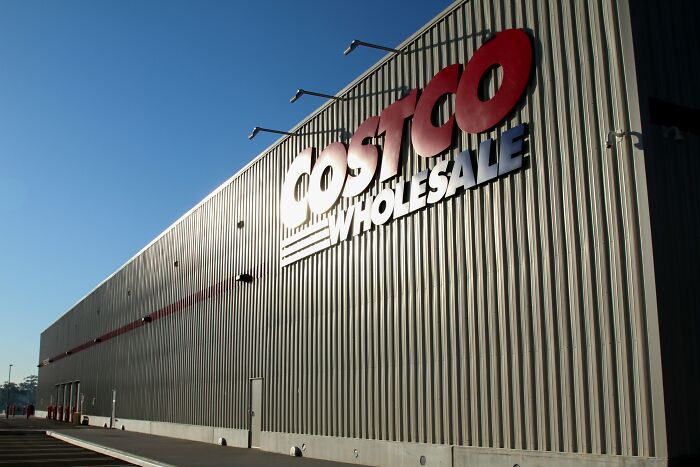 “Literal Robbery”: Woman Pays $12 For Croissant Only To Watch Costco Delivery Arrive While She’s Still Eating It “Literal Robbery”: Woman Pays $12 For Croissant Only To Watch Costco Delivery Arrive While She’s Still Eating It