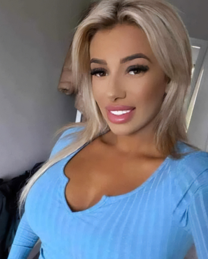 Mother Passes Away After Turkish Doctors Botch “Barbaric” Surgery She Saw Celebrities Promote On Social Media Mother Passes Away After Turkish Doctors Botch “Barbaric” Surgery She Saw Celebrities Promote On Social Media