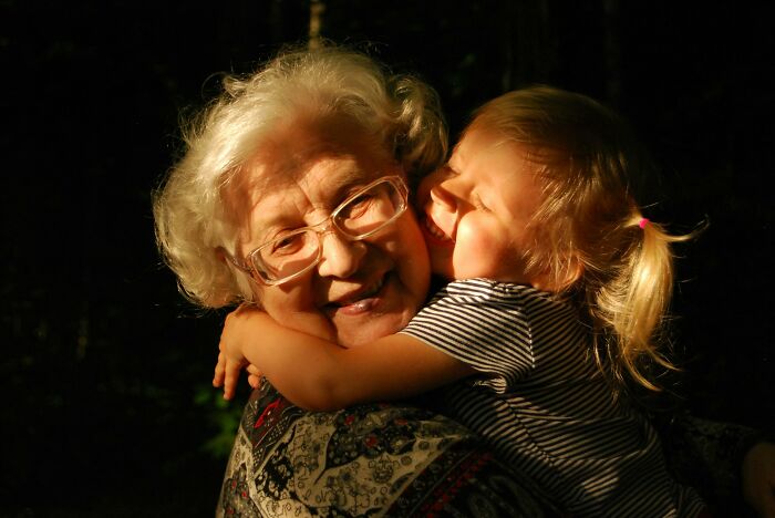&ldquo;I Sleep With A Light On To This Day&rdquo;: 66 Unsettling Childhood Memories That Still Give People Chills Today