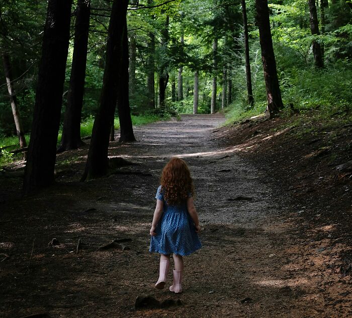 &ldquo;I Sleep With A Light On To This Day&rdquo;: 66 Unsettling Childhood Memories That Still Give People Chills Today
