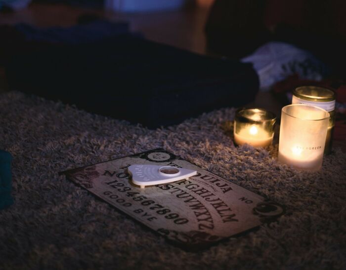 &ldquo;I Sleep With A Light On To This Day&rdquo;: 66 Unsettling Childhood Memories That Still Give People Chills Today