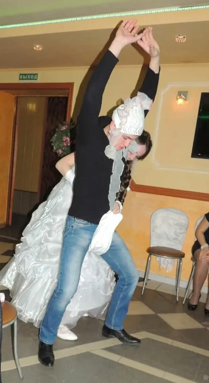 43 Silly And Funny Wedding Photos The Couples Can’t Help But Cringe At 43 Silly And Funny Wedding Photos The Couples Can’t Help But Cringe At