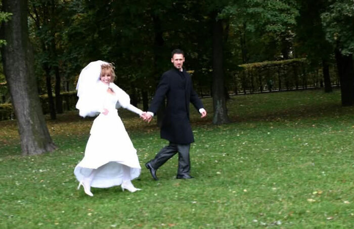 43 Silly And Funny Wedding Photos The Couples Can’t Help But Cringe At 43 Silly And Funny Wedding Photos The Couples Can’t Help But Cringe At